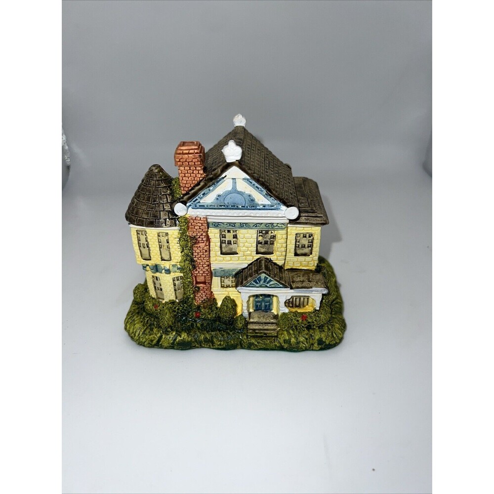 Country Cottage Victorian Series Sunny Gables 1992 RH Macy & Co